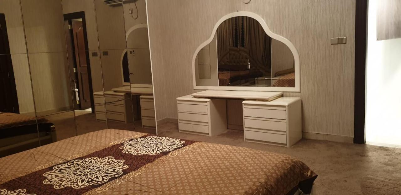 Aparthotel Al Wahda Private Couples