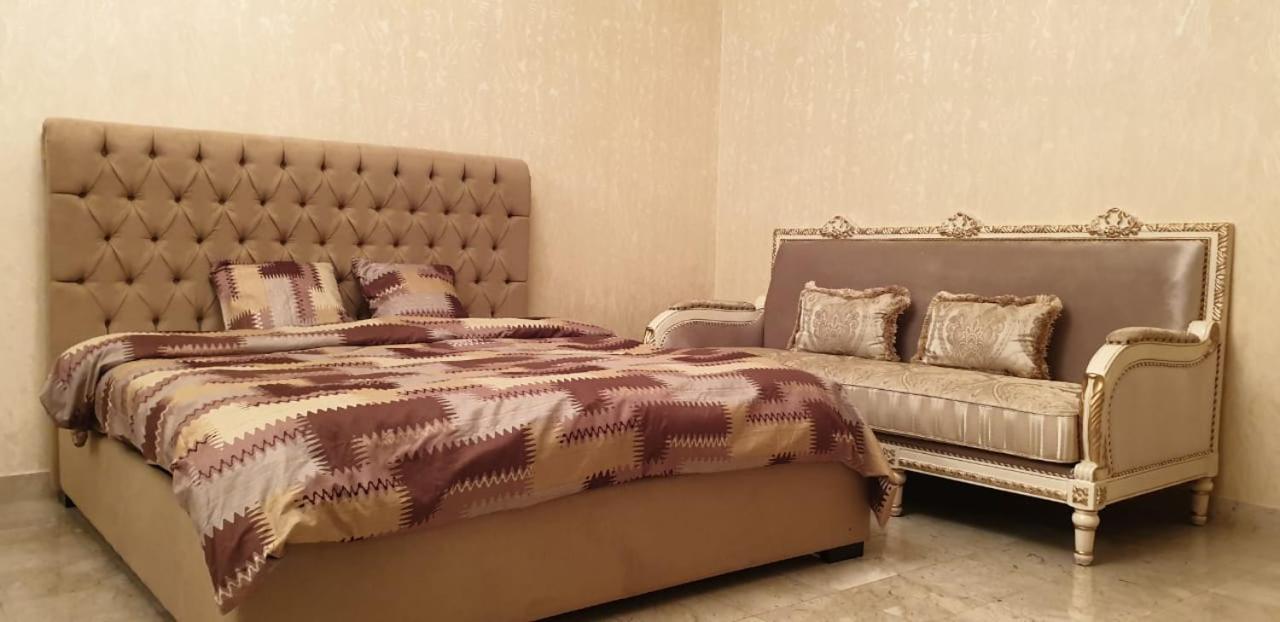 Al Wahda Private Couples *