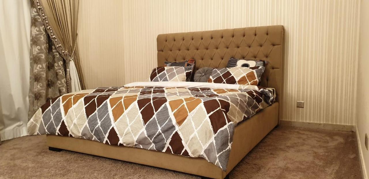 Al Wahda Private Couples