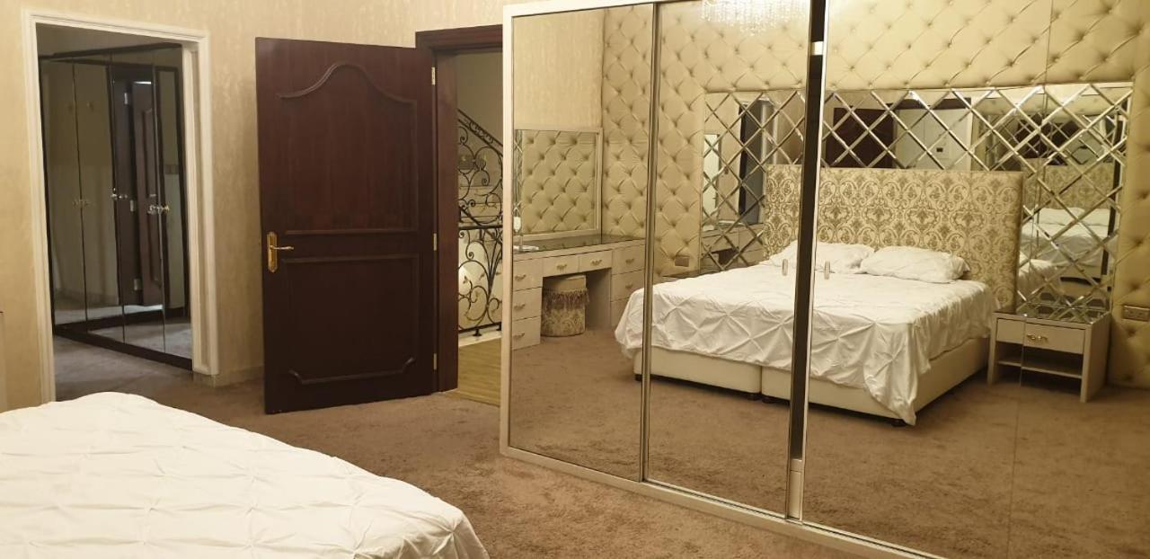 Al Wahda Private Couples Aparthotel